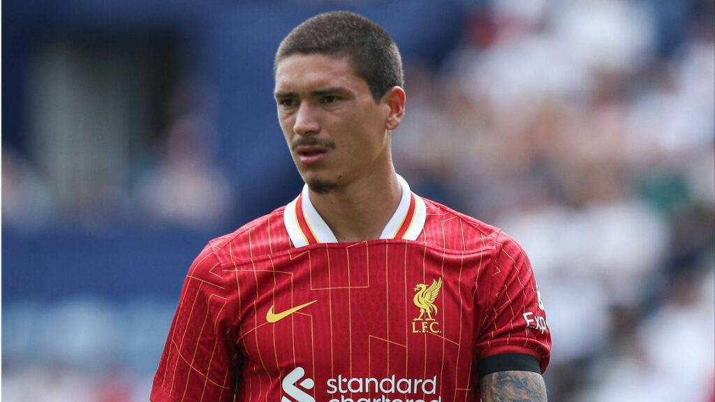 Darwin Nunez playing for Liverpool